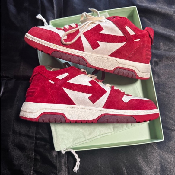 Men’s Off White out of office